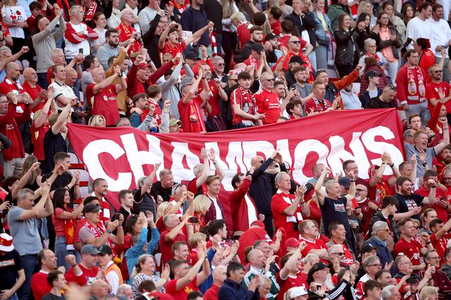 利物浦大胜AC米兰，红军球迷沸腾的简单介绍