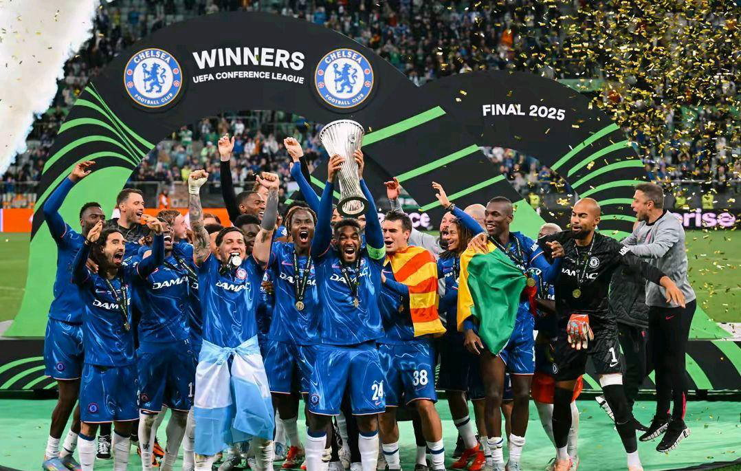 切尔西足球队在决赛中逆转击败对手